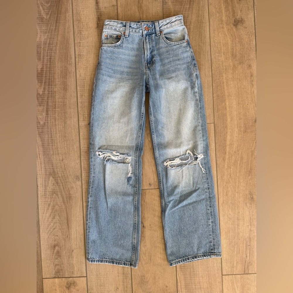 Bershka Denim 90’s Ripped Wide Leg Jeans US 00 EUR 32 Distressed Light Wash